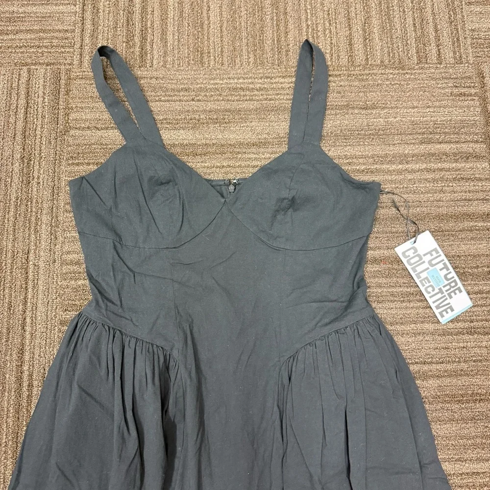 Future Collective Chic Black Structured Midi Dress with Pockets - Picture 2 of 11